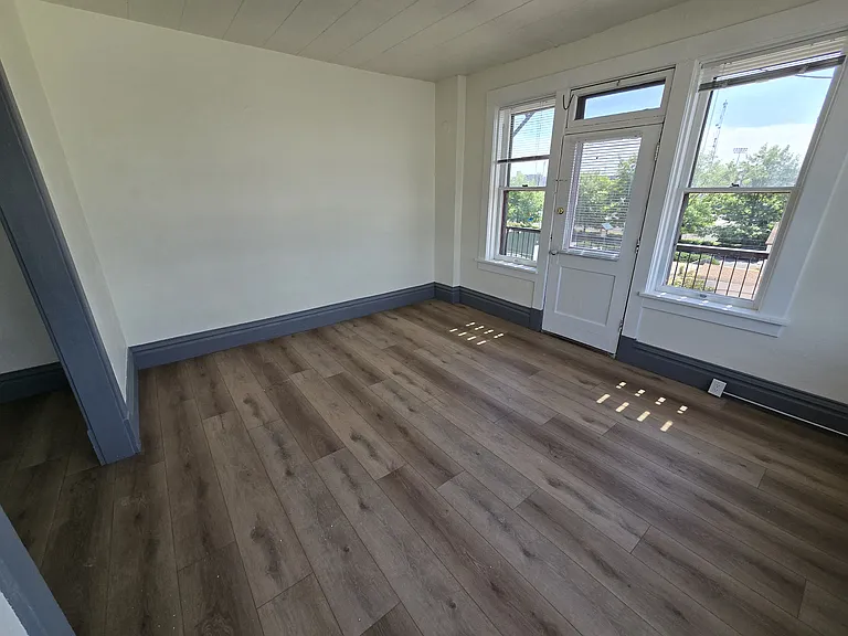 Center Point Apartments — Photo 18