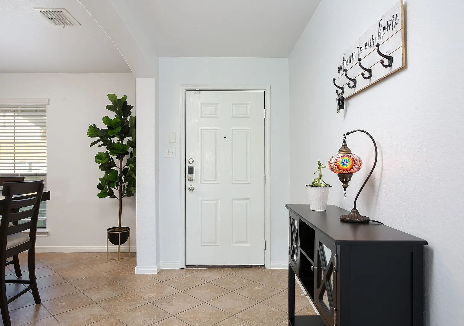4 bed, 3.5 bath, 2800 sqft, $6,000 — Photo 3