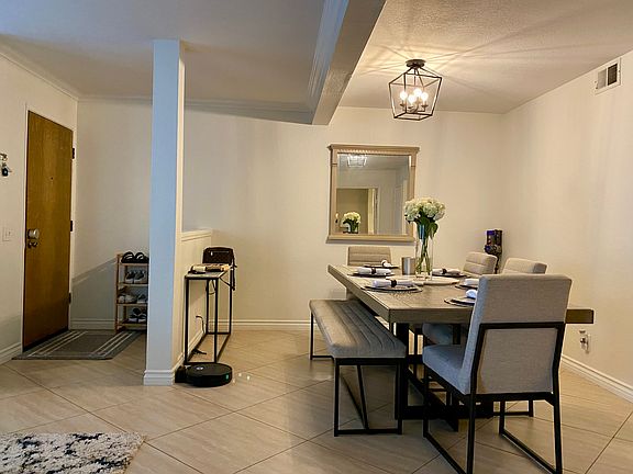 Dining room (with furniture to show relative size)