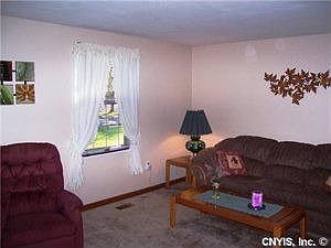 5th image of 8019 Thurston Dr