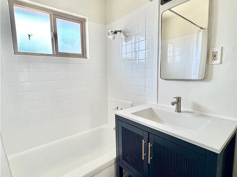 233 S Baldwin Ave #D — Photo 12