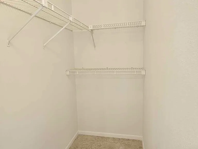 11232 Pendleton Ave — Photo 12
