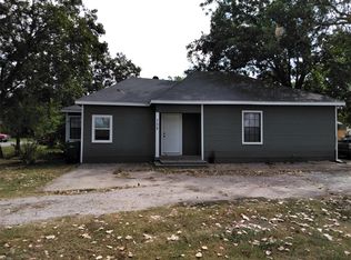 702 S Lee St #1, Valley View, TX 76272