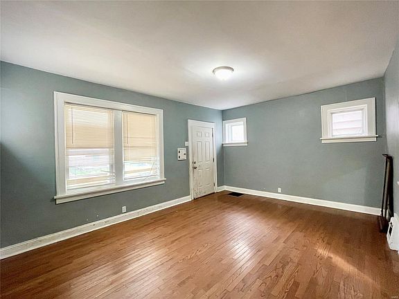 3rd image of 7707 Vermont Ave