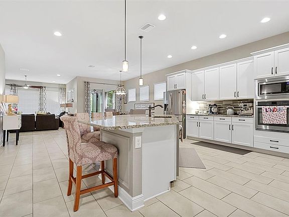 4th image of 14987 Renaissance Ave