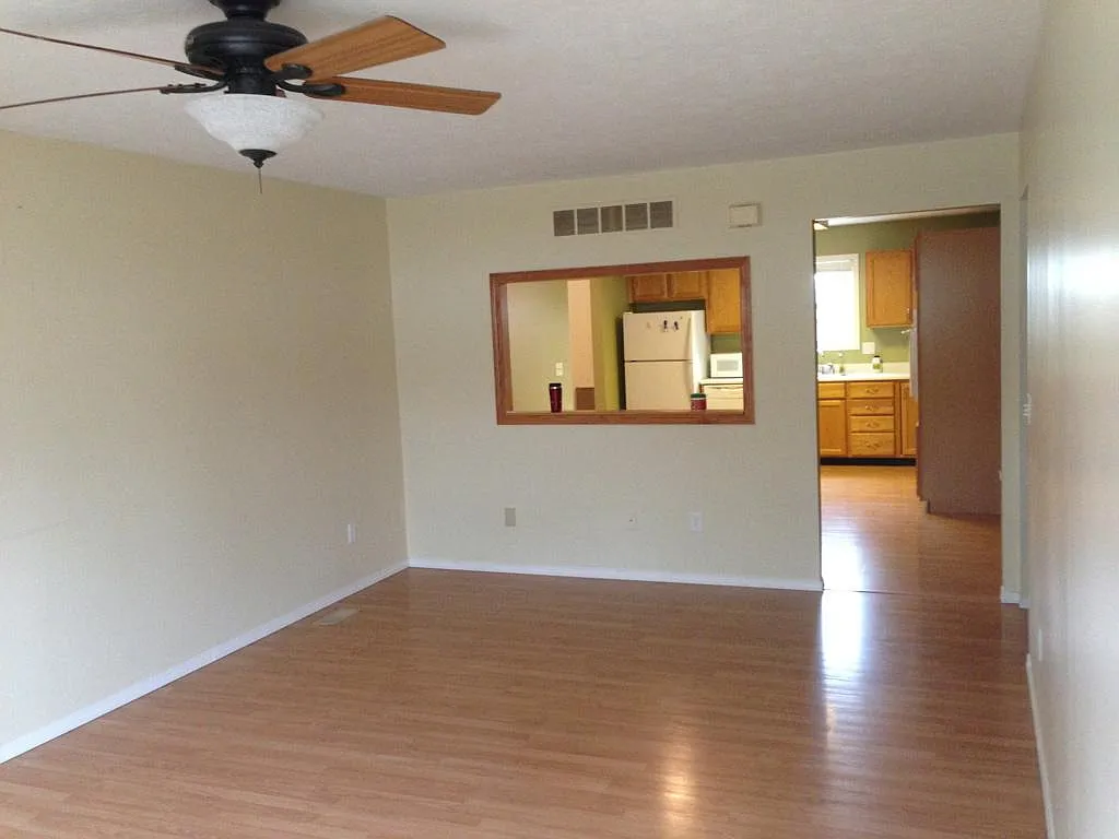 2 bed, $1,800 — Photo 2