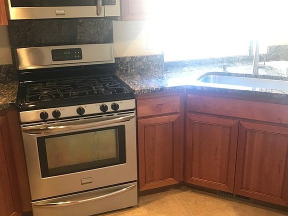 5th image of 3605 Andress St NE