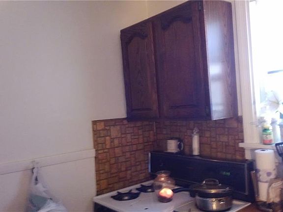 3rd image of 2408 Carlisle Ave