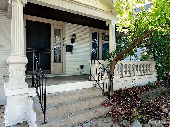 5th image of 838 Wilfred Ave