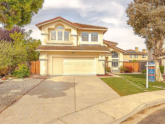 2nd image of 32471 Capitola Ct