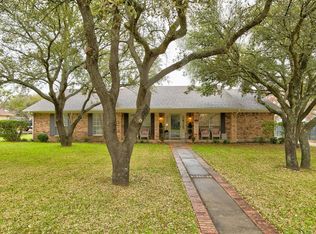 1502 W Westhill Dr, Cleburne, TX 76033