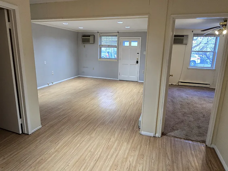 142 E Maple St #1 — Photo 15