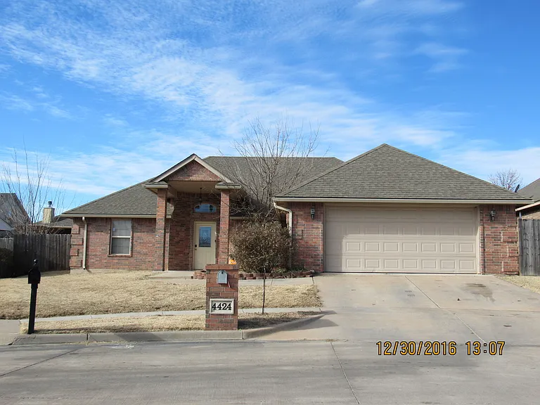 4424 NW Wolf Creek Blvd — Photo 1