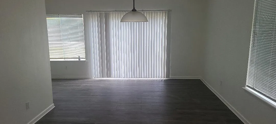 4 bed, 2.0 bath, 1867 sqft, $2,200 — Photo 3