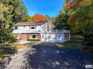 910 2nd Ave S, Clinton, IA 52732