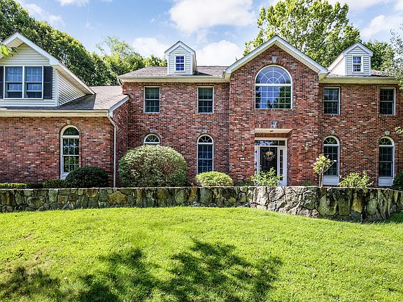 46 Bedell Rd Katonah, NY 1053603of43).jpg