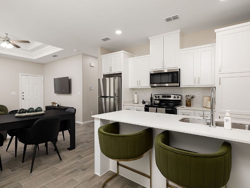 1st image of 2612 E Harrison Ave APT 2