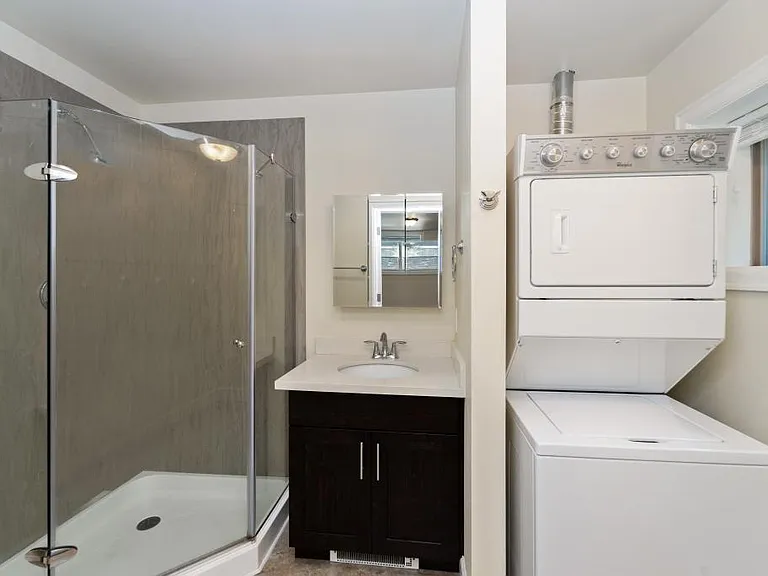 2038 Yale Ave E #7 — Photo 6