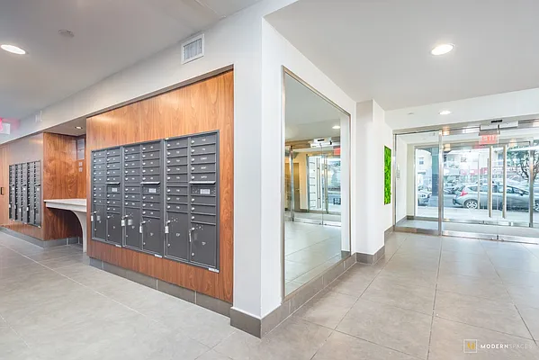 Sold by Modern Spaces | media 9