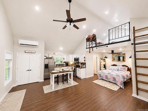 3rd image of 9 Horton Ln