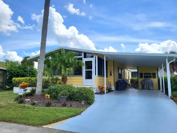 5691 Halifax Ln #515, Sarasota, FL 34233