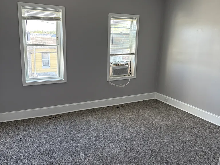 3207 Brighton St — Photo 7