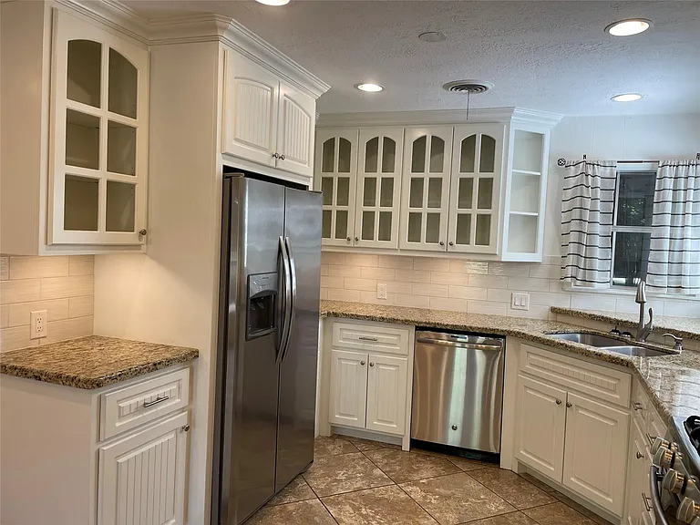 1204 Apache Dr — Photo 7