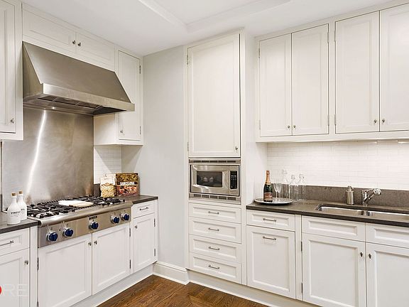 4th image of 1088 Park Ave #7A