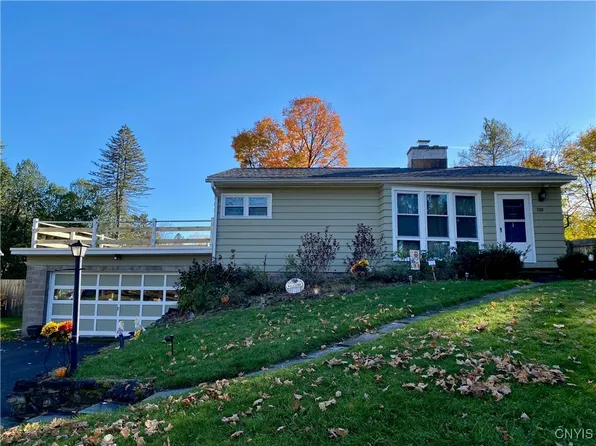 118 Pembrook Dr, Syracuse, NY 13205