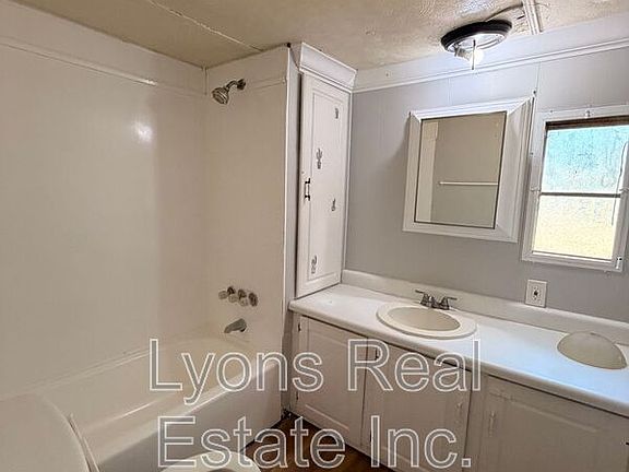 5th image of 8028 Breeze Dr