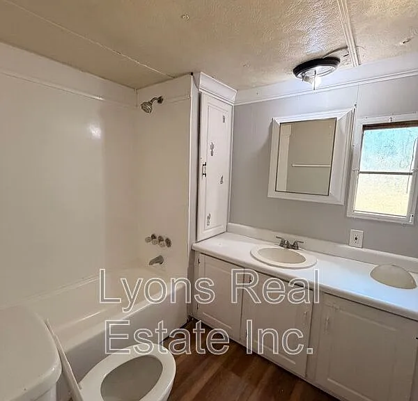 8028 Breeze Dr — Photo 5