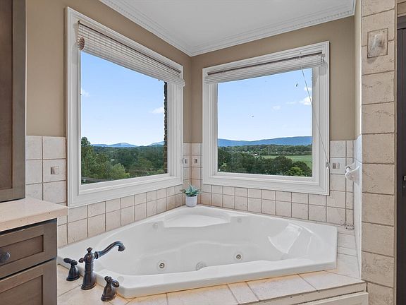 59th image of 1020 Thomas Rd