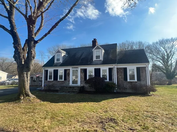 44 Arrowhead Ln, Dartmouth, MA 02748