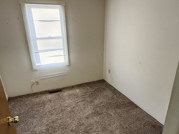 2nd image of 105 S Roosevelt Ave #1/2