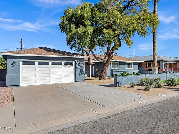 3rd image of 3046 E GLENROSA Avenue