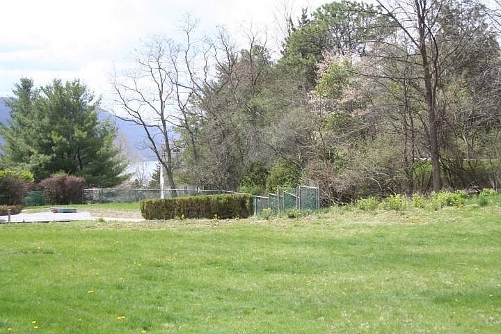 1st image of 6 Hillside Dr