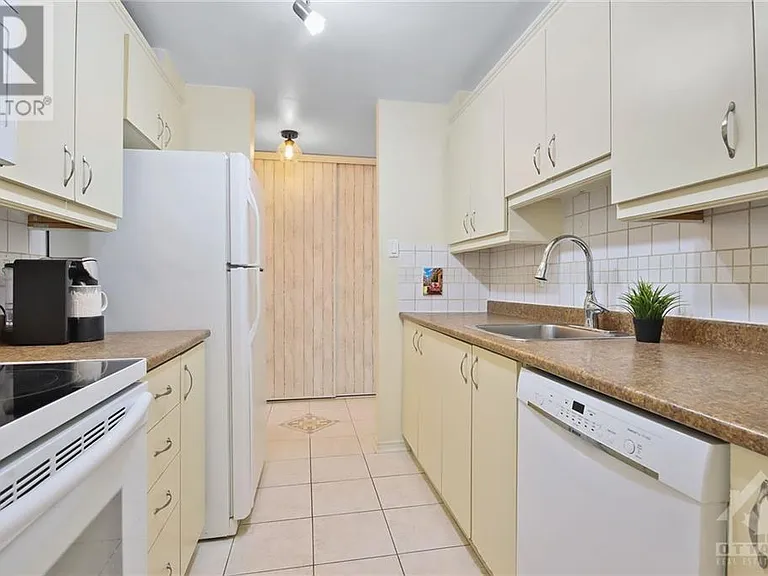 1177 Belanger Ave — Photo 18