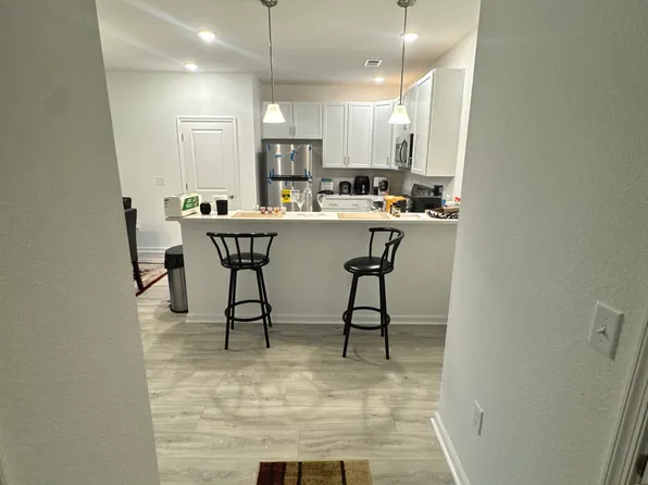 1720 Vankar Dr #104, Virginia Beach, VA 23456