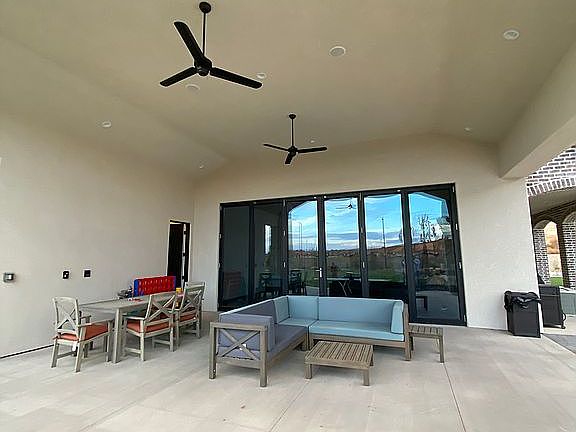 4th image of 1083 E Crooked Creek Dr