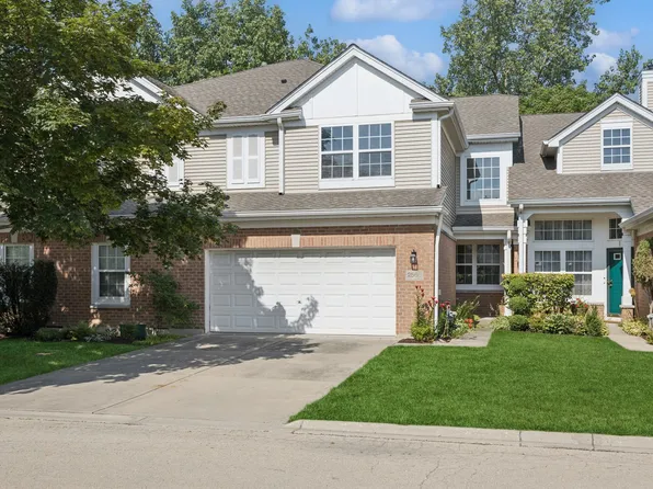 2566 Camberley Cir, Westchester, IL 60154