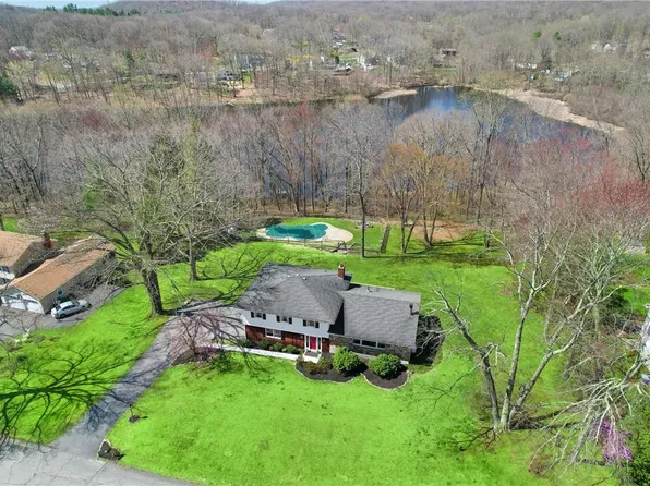 329 Lakeview Street, Mahopac, NY 10541