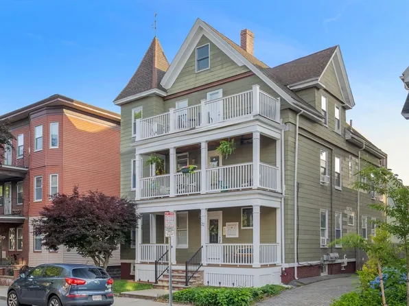 22 Robinson St #3, Somerville, MA 02145