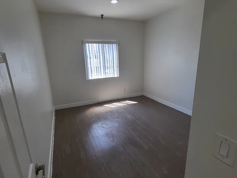 526 N Oxford Ave #5 — Photo 8