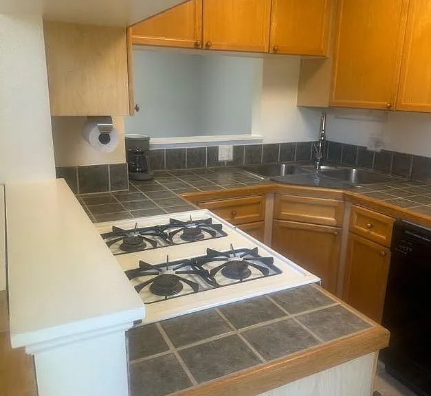 327 Hermosa Dr NE #327 — Photo 9