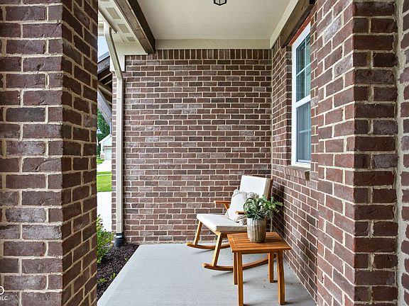 4th image of 2114 Granville Dr