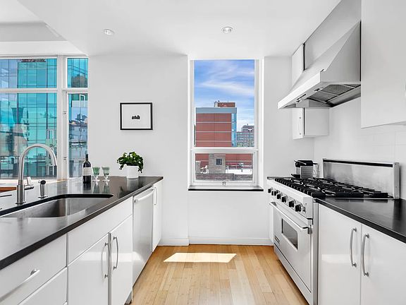 4th image of 201 W 17th St APT 8A