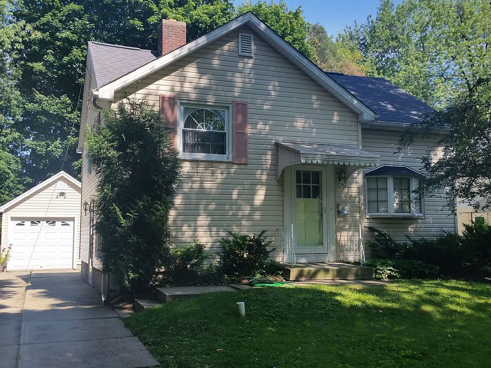 1st image of 222 Highland Dr