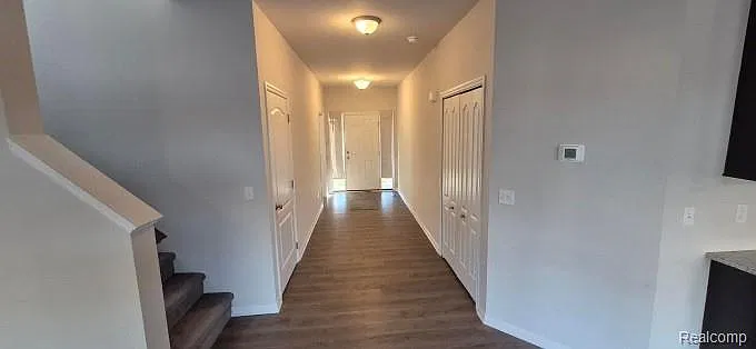 4 bed, 2.5 bath, 2205 sqft, $2,600 — Photo 4