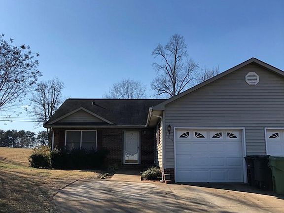 5th image of 109 W College Manor Dr
