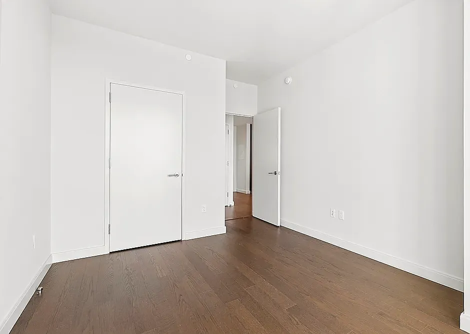 100 West 31st Street — Photo 4